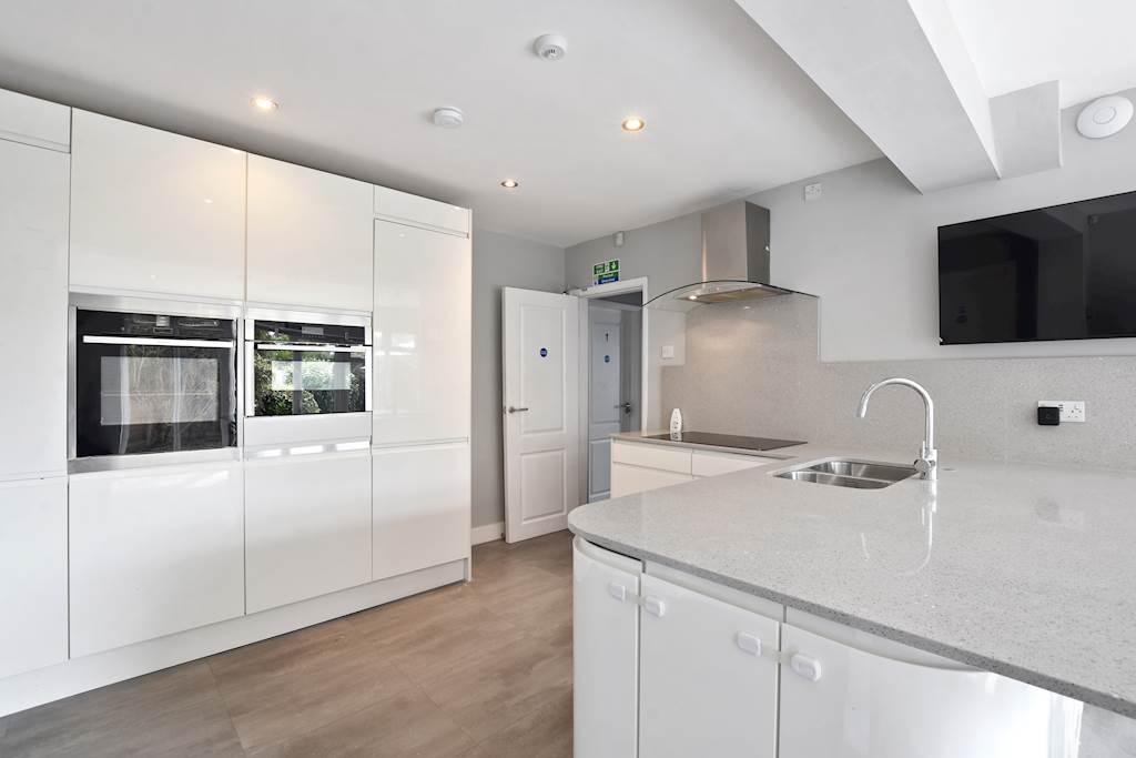 10 A2b0GCCOREP 36 Cardinal Ave Kitchen 2 Original (6) Small